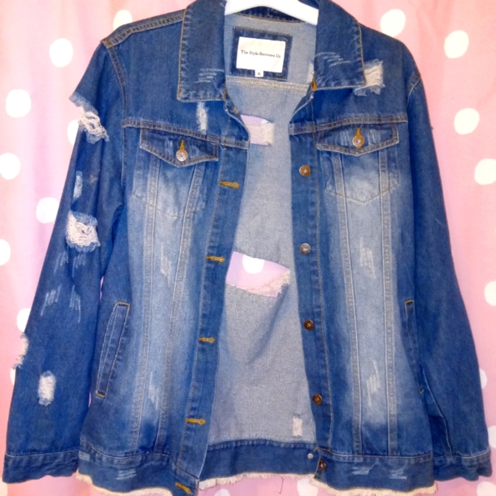 Distressed jean jacket - Picture 4 of 4